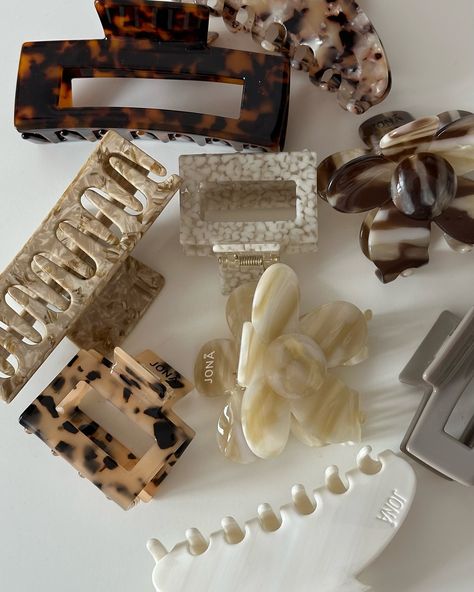 neutrals clip mix 🤎🤍 #clawclip #accessories #fashion #aesthetics #styleinspo #pinterest #pinterestinspired #instafashion #trendingnow #uniquehairclips Good Smelling Candles, Hair Clips Aesthetic, Handmade Soap Packaging, Handbag Aesthetic, Clips Aesthetic, Smelling Candles, Best Smelling Candles, Derry Girls, Luxury Hair Accessories