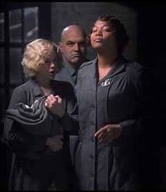 Roxie Hart and Matron Mama Morton. 'Chicago'  (2002) Mama Morton, Chicago 2002, Gotham Memoirs, Chicago Costume, Roxie Hart, Chicago Musical, Greatest Movies, Colleen Atwood, Queen Latifah