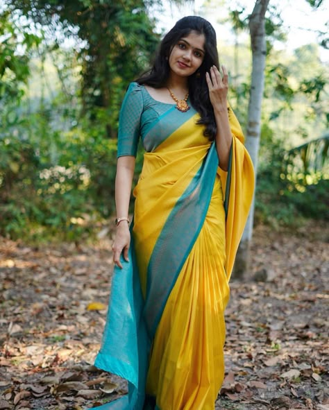 Yellow Color Saree, Kerala Saree Blouse Designs, Blue Blouse Designs, Saree Wearing Styles, Latest Blouse Designs Pattern, Traditional Blouse Designs, Latest Model Blouse Designs, Fashionable Saree Blouse Designs, Cutwork Blouse Designs