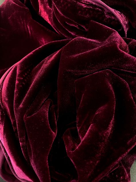 Dark Velvet Aesthetic, Velvet Core Aesthetic, Purple Velvet Aesthetic, Dark Fem Wallpaper, Fem Wallpaper, Satin Aesthetic, Collection Moodboard, Velvet Aesthetic, Rock Aesthetic