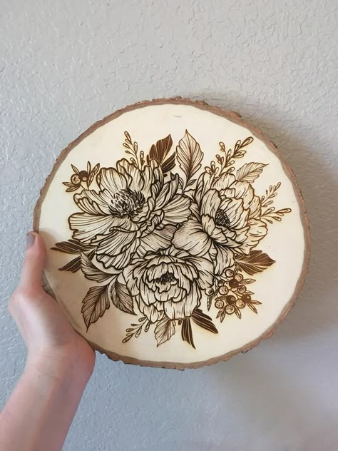 Flower wood burning | Etsy Wood Burning Art Flowers, Floral Wood Burning Patterns, Flowers Wood Burning, Wood Burned Flowers, Wood Burn Flowers, Cool Wood Burning Designs, Wood Burn Art, Drawing In Wood, Flower Pyrography