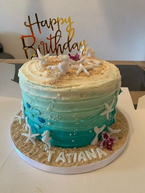 Cake For Beach Party, Beach Inspired Birthday Cakes, Bird Of Paradise Cake Ideas, Beach Theam Birthday Cakes, Beach Party Theme Birthday, Beach Cakes Birthday For Women, Easy Beach Birthday Cake, Cake Beach Birthday, Cake Sea Ocean