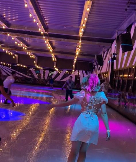 Rollerblading Birthday Party, Ice Skating Rink Aesthetic, Roller Skating Rink Aesthetic, Skating Rink Aesthetic, Lesbian Date Ideas, Skating Place, Roller Rink Birthday Party, Roller Rink Birthday, 17th Birthday Quotes