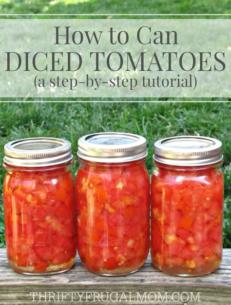 This easy step-by-step photo tutorial will have you saving money and canning your own diced tomatoes in no time! Who knew it could be so simple? Simple Canning, Preserve Tomatoes, Canned Tomato Juice, Canning Tomatoes Recipes, Pickled Tomatoes, Garden Canning, Can Diced Tomatoes, Canning 101, Canning Vegetables