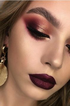 Burgundy Lipstick Outfit, Christmas Smokey Eye, Eyeshadow For Burgundy Dress, Make Up Looks Eyeshadow, Thanksgiving Makeup Tutorial, Makeup For Wine Dress, November Makeup Looks, Dholki Makeup, Eye Makeup Maroon