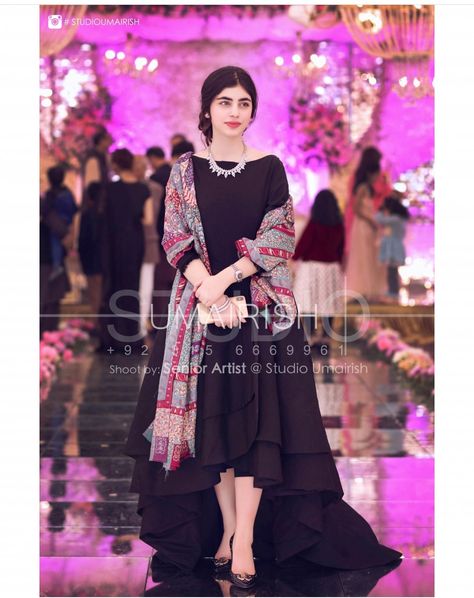 Walima Dresses, Pakistani Wear, Pakistani Party Wear Dresses, Friends Outfits, Shadi Dresses, Pakistani Formal Dresses, Pakistani Party Wear, Pakistani Wedding Outfits, Pakistani Fashion Party Wear