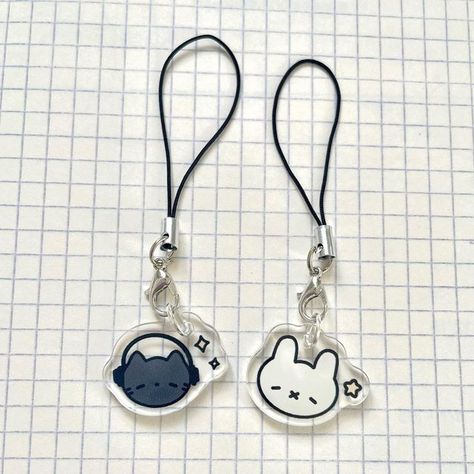 Charms Keychain, Shrink Paper, Anime Crafts, Phone Charms, Jewelry Accessories Ideas, January 27, Cute Keychain, Cute Charms, Jewelry Inspo