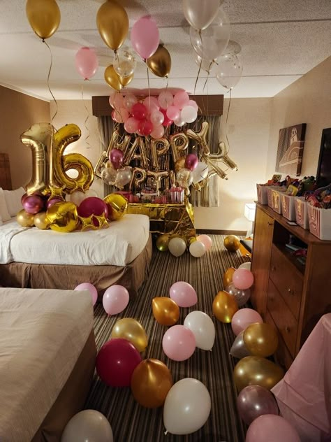 16 Birthday Hotel Decorations, 14ty Birthday Party Ideas, 17 Birthday Bedroom Decorations, Sweet 16 Sleepover Decorations, Birthday Party At Hotel Ideas, 16 Birthday House Party Ideas, Hotel Party Outfit Ideas, House Sweet 16 Party Ideas, Hotel Room Decoration Birthday Sweet 16