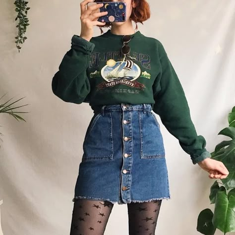 Look Grunge, Old School Fashion, Fashion 90s, Women Fashion Edgy, 90s Outfit, Grunge Look, 90's Fashion, Mode Inspo, 1 Or 2