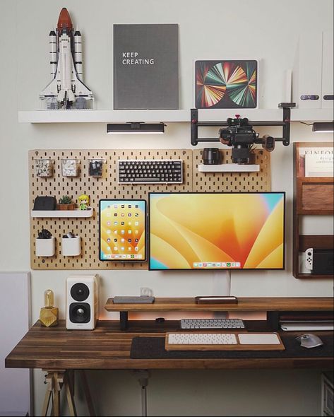 Clean Setup, Room Decor For Men, Wfh Office, Home Office Setup Ideas, Idea Bedroom, Computer Desk Setup, Home Studio Setup, Desktop Setup, Bedroom Setup