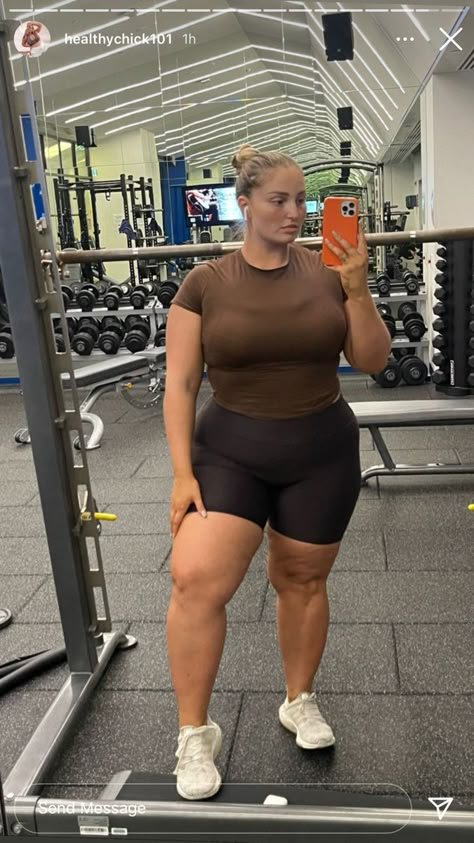 healthychick101 on ig Plus Size Health And Fitness, Gym Clothes For Plus Size Women, Workout Plus Size Outfit, Workout Aesthetic Outfits Plus Size, Gym Fit Plus Size, Midsize Workout Aesthetic, Gym Aesthetic Outfits Plus Size, Plus Workout Outfit, Workout Outfits Women Plus Size