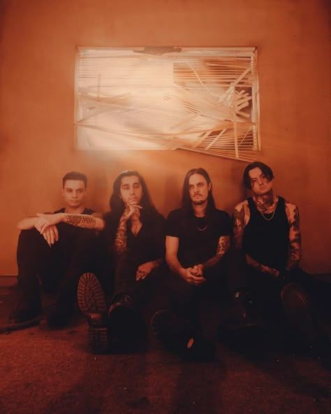 Bad Omens Wallpaper, Bad Omens Band, Fancy Wallpaper, Nicholas Ruffilo, Nick Folio, Bad Omens Noah Sebastian, Bad Omens Noah, Band Photoshoot, Noah Sebastian