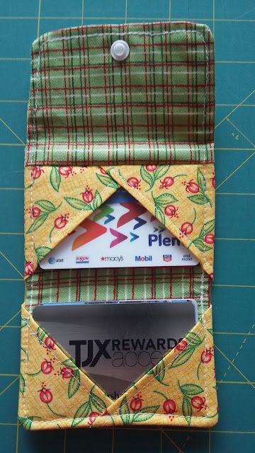 Corners of My Life: crisscross credit card wallet Card Purse Pattern, Credit Card Wallet Pattern, Credit Card Holder Pattern, Wallet Pattern Free, Card Wallet Pattern, Credit Card Pouch, Wallet Sewing Pattern, Credit Card Holder Wallet, Fabric Cards