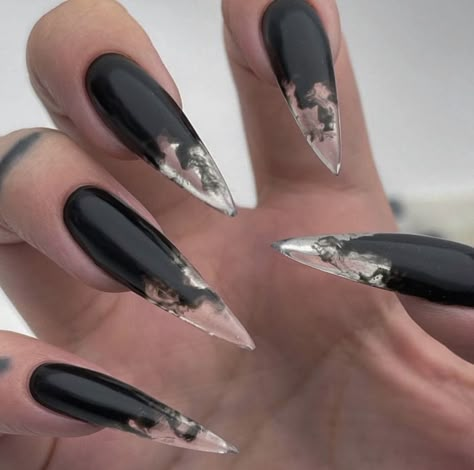 Witchy Nails Stiletto, Black Goth Nails, Feather Nails, Witchy Nails, Black Acrylic Nails, Gothic Nails, Edgy Nails, Goth Nails, Grunge Nails