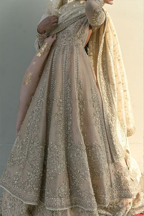 Nikkah Bride, Desi Dress, Desi Wedding Dresses, Nikkah Dress, Desi Fits, Asian Bridal Dresses, Eid Outfits, Pakistani Wedding Outfits, Desi Outfits