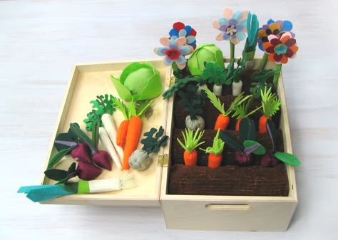 Felt Fabric Vegetable Garden Play Set, Toy Mini Garden, Pretend Veggies Big Set For Kids, Little Gardener Vegetable Patch Little Housekeeper by Florfanka on Etsy https://www.etsy.com/listing/233954720/felt-fabric-vegetable-garden-play-set Felt Vegetable Garden, Felt Garden, Felt Food, Spring Gifts, Felt Projects, Quiet Books, Baby Diy, Play Food, Play Set