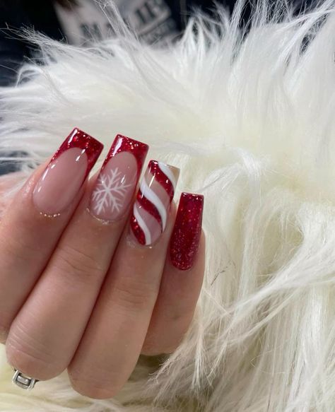 Red Nail Inspo Christmas, Nails Design Ideas Christmas, Christmas Nails Ideas Square, Christmas Nail Art Square, Square French Christmas Nails, Candy Cane Square Nails, Christmas Nails For 11 Yrs Old, Christmas Acrylics Coffin, Square Shape Christmas Nails