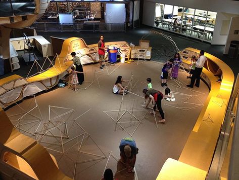 Makerspace Design, Playgrounds Architecture, Space Lab, Maker Labs, Campus Design, Maker Space, Cozy Coffee Shop, School Interior, Diy Magazine