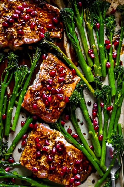 Salmon Dinner Menu Ideas, Fall Salmon Recipes Healthy, Healthy Colorful Dinner Recipes, Salmon Pomegranate Recipes, Christmas Eve Salmon Recipe, Pomegranate Salmon Recipes, Savory Pomegranate Recipes, Pomegranate Glazed Salmon, Salmon Fall Recipes