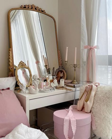 Vanity Inspo, Coquette Room Decor, Classy Bedroom, Coquette Room, Girly Room, Pink Pilates, Pretty Room, Dreamy Room, Vintage Room