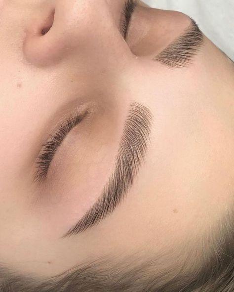 Eyebrow Care, Bentuk Alis, Beautiful Eyebrows, Brow Lift, Natural Eyebrows, Eye Brow, Foto Baby, Brow Lamination, Perfect Eyebrows