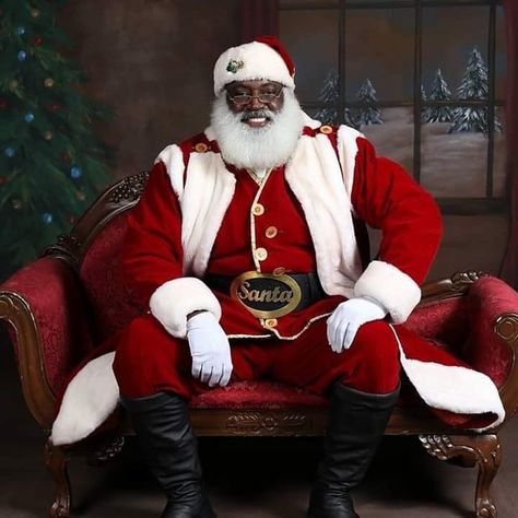 Black Santa Claus Pictures, Santa Claus Outfit, Santa Merry Christmas, Santa Photos, Merry Christmas Images, Christmas Blessings, Black Santa, Christmas Backdrops, Merry Christmas Everyone