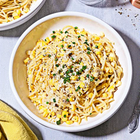 Bobby Flay's Corn Cacio e Pepe Pasta - Misfits Market Misfits Market, Chef Bobby Flay, Bobby Flay Recipes, Corn Pasta, Quick Dinners, Summer Corn, Bobby Flay, Creamy Pasta, Sweet Summer