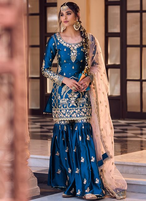 Asian Fits, Teal And Peach, Gharara Designs, Indian Suits For Women, Gharara Suits, Asian Clothes, Ethereal Elegance, Floral Frocks, Pakistani Clothes