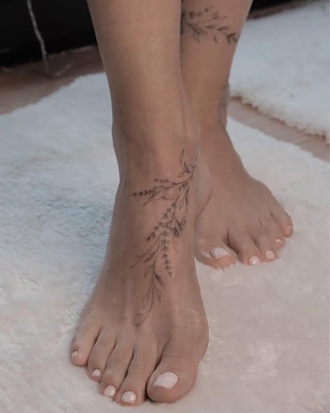 Elegant Ankle Tattoos For Women, Cool Tattoo Inspiration, Wildflower Foot Tattoo, Ankle Tattoo Wrap Around, Feet Tatoos Woman, Dainty Foot Tattoos For Women, Cute Feet Tattoos, Back Ankle Tattoo, Tattoo Around Ankle