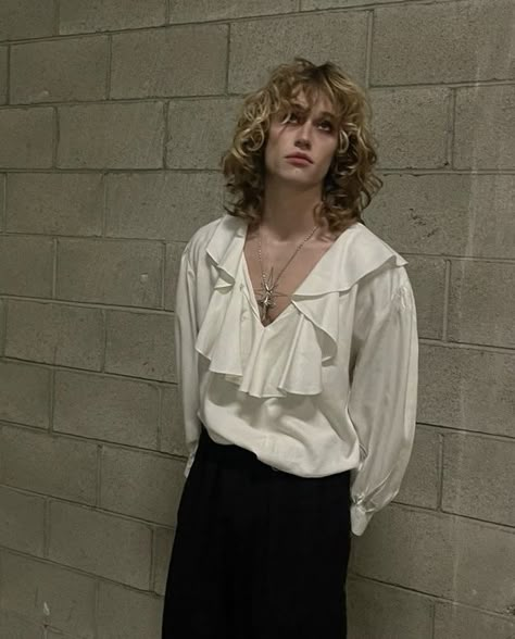 Amab Nonbinary, Jordan Huxhold, Interview With The Vampire, Blonde Guys, Long Blonde Hair, Gender Envy, 인물 사진, The Vampire, Face Claims