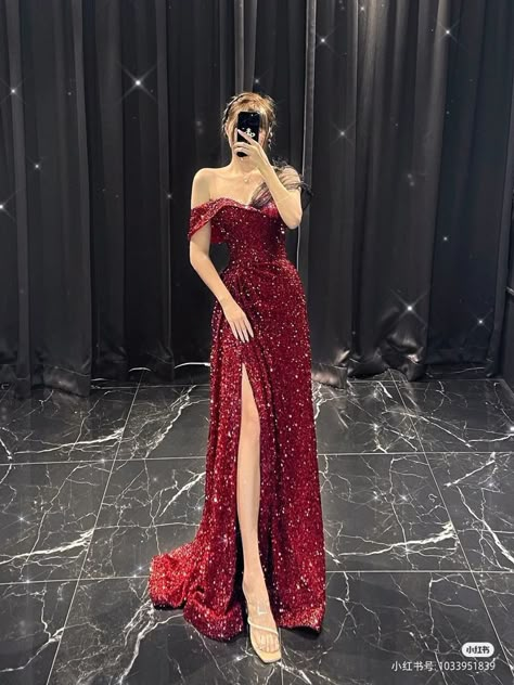 Elegant Red Dress Glamour, Debut Dress, Red Sparkly Dress, Minimal Stil, Debut Dresses, Red Evening Gown, Prom Dresses Sparkly, Prom Dress Inspo, Custom Prom Dress