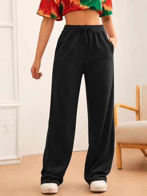 Black Flare Sweatpants Outfit, Black Wide Leg Sweatpants Outfit, Jogging Pants Outfit, Sweatpants Outfit Black, Tall Girl Style, Black Baggy Sweatpants, Shein Bottoms, Black Sweatpants Outfit, Black Jogging Pants