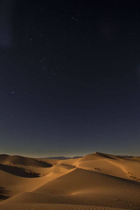 Dramatic Photography, Desert Aesthetic, Winter Bucket List, Desert Life, Mojave Desert, Explore Travel, Arabian Nights, The Night Sky, Cadiz