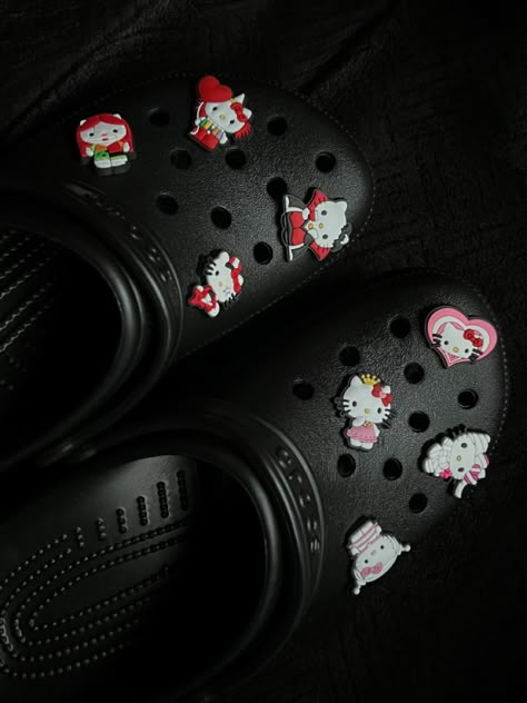 Hello Kitty Crocs Aesthetic, Croc Charms Hello Kitty, Hello Kitty Crocs Jibbitz, Hello Kitty Crocs Charms, Crocs With Hello Kitty Charms, Black Crocs Outfit, Hot Pink Hello Kitty, Black Crocs With Hello Kitty Charms, Hello Kitty Crocs