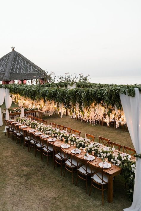 Long Table Set Up For Wedding, Long Table Party Decorations, Long Table For Wedding, Greenery On Chairs Wedding, Wedding White And Greenery, Wooden Long Table, Long Wooden Wedding Tables, Long Table Party Set Up, Wedding Table Long Decor