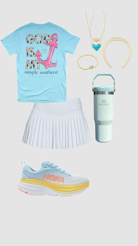 #outfitinspo #preppy #fitinspo #kendrascott #stanley #hoka #southern #simplysouthern #fit #outfit #goldhinge Preppy Beach Outfits, Southern Preppy Outfits, Sporty Casual Outfits, Clothes Preppy, New Preppy, Southern Preppy, Preppy Fits, Fit Clothes, Back To School Fits