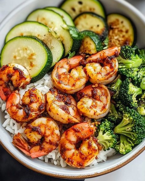 Loaded Spicy Shrimp Bowl with Jasmine Rice and Veggies – Foodyhealthylife Spicy Shrimp And Avocado Rice Bowl, Healthy Shrimp And Rice Recipes, Meals With Jasmine Rice, Shrimp Bowls Asian, Shrimp Bowl Healthy, Spicy Shrimp Bowl, Shrimp Bowl Recipe, Shrimp Rice Bowl, Quick Nutritious Meals