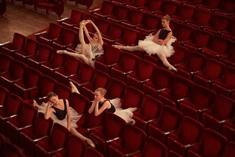 Classy ballet theatre aesthetic Tyler Shields, Ballet Aesthetic, Ballet Beauty, Ballet Inspiration, Prima Ballerina, Photography Jobs, Dance Stuff, Dancing Aesthetic, Ballet Core