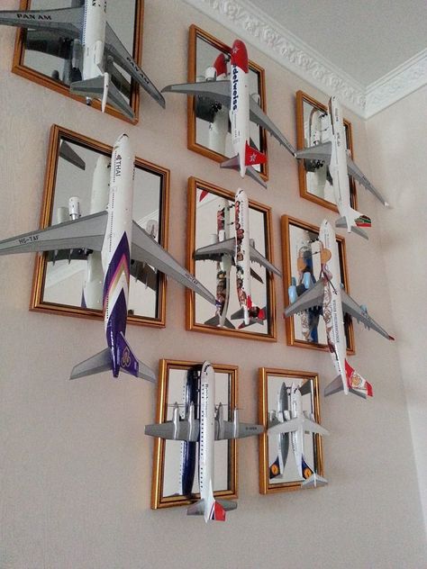 Air Force Room Ideas, Airplane Decor House, Aviation Wall Decor, Diy Airplane Decor, Aviation Bedroom Ideas, Pilot Room Decor, Aviation Interior Design, Model Airplanes Display, Airplane Decorations