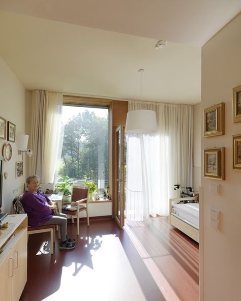 Residential Care Home Andritz / Dietger Wissounig Architekten | ArchDaily Old People Bedroom, Elderly Bedroom Design, Aged Care Interior Design, Elderly Bedroom Ideas, Care Home Interior, Nursing Home Bedroom, Old Peoples Home, Residential Care Home, Elderly Home