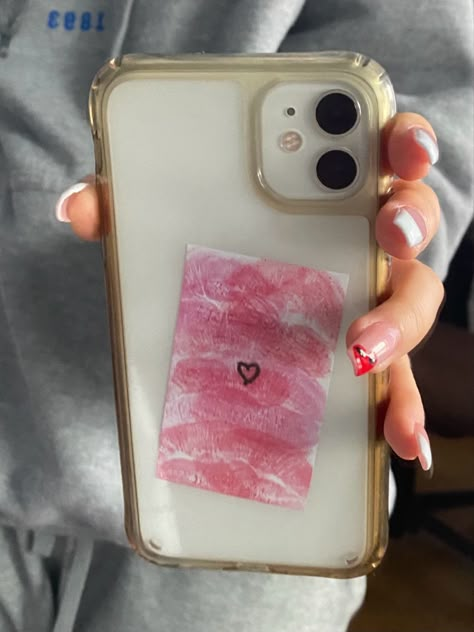 Iphone Cover Ideas Diy, Aesthetic Cover Ideas, Cute Phone Case Ideas, Future Iphone, Phone Case Diy Paint, Matching Phone Cases, Diy Phone Case Design, Cute Birthday Pictures, Diy Case