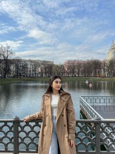 Kashmir Trip, Winter Vacation Outfits, Trip Outfit, Winter Fashion Outfits Casual, Trip Outfits, Inspiration Photos, Stylish Photo Pose, Classy Photography, Casual Day Outfits