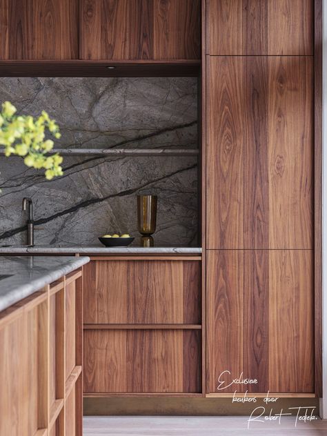 Walnut Cabinets Kitchen, Modern Walnut Kitchen, Walnut Kitchen Cabinets, Kitchen Cabinet Interior, Modern Wood Kitchen, Home Wet Bar, Walnut Kitchen, Kitchen Cabinet Styles, Contemporary Kitchen Design