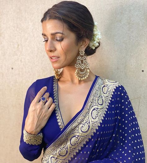 Nimrat Kaur (@nimratofficial) • Instagram photos and videos Elegant Half Bath, Paithani Blouse Design, Half Bath Makeover, Blouse Design Aari Work, Blue Sarees, Nimrat Kaur, Paithani Blouse, Saree Paithani, Blouse Maggam Work