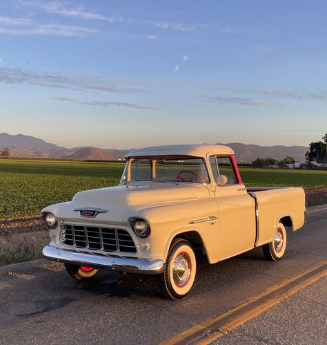 60s Pickup Truck, 1947 Chevy Truck, Ford Pickup Trucks Vintage, Old Dodge Trucks Vintage, Old School Cars Aesthetic, 70s Car Aesthetic, Old Truck Aesthetic, Cars From The 80s, Vintage Cars Aesthetic