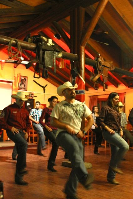 Line dancing Living In Madrid, Southern Cowboy, Wooden Roof, Country Bar, Country Line Dancing, Country Line, Cowboy Aesthetic, Barn Dance, Southern Culture