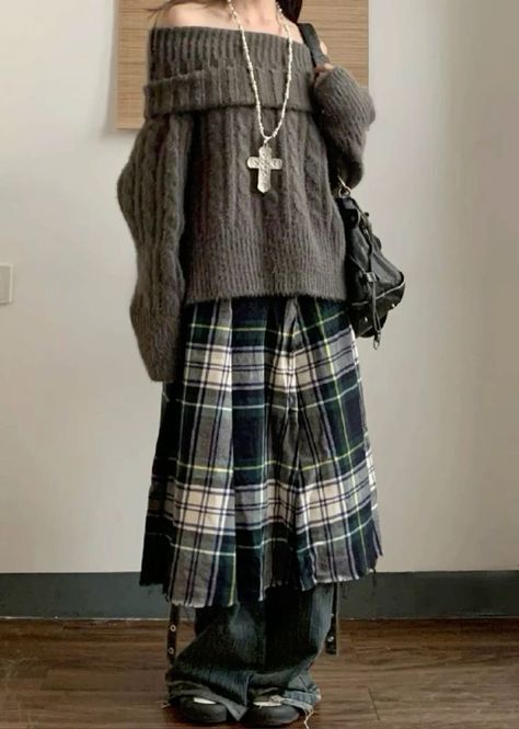 Outfit Inspo Harajuku, Alternative Outfits Skirts, Outfits For Ocs Drawing, Emo Long Skirt Outfits, Grunge Scarf Outfit, Loltia Outfits, Cowboy Grunge Outfits, Dark Mori Kei Fashion, Fairy Grunge Overalls