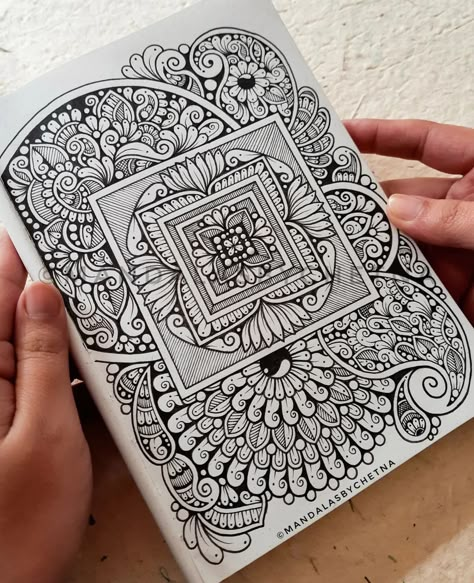 Mandala Art Simple Easy, Mandala Art Simple Design, Small Mandala Art, Butterfly Mandala Art, Aesthetic Mandala Art, Simple Mandala Art, Colorful Mandala Art, Aesthetic Mandala, Mandala Simple