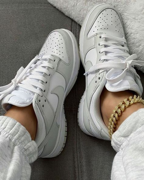 Sneaker Trend, Jordan Shoes Girls, All Nike Shoes, Nike Air Shoes, Cute Nike, Cute Nike Shoes, Cute Nikes, Hype Shoes, Aesthetic Shoes