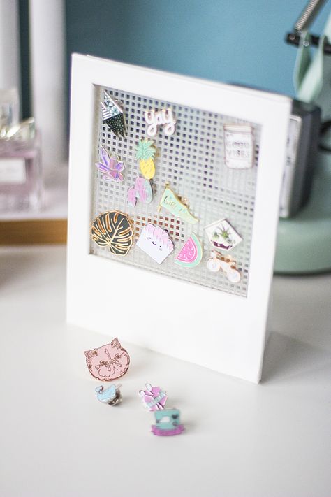 Pin Display Ideas, Pin Collection Displays, Disney Pin Display, Polaroid Display, Convention Booth, Pins Badge Display, Casa Disney, Enamel Pin Display, Diy Tricot